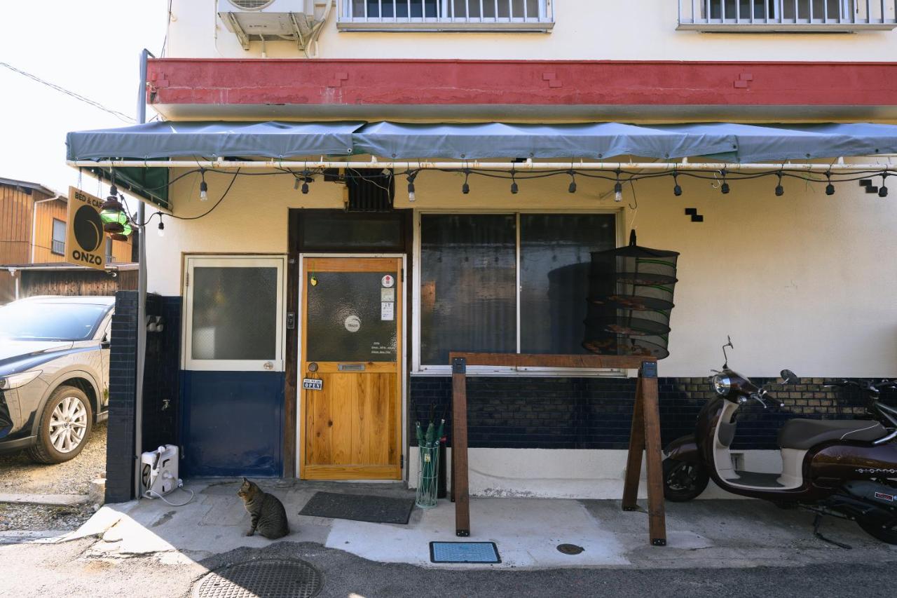 Hotel Bed&Cafe Onzo オンゾー Onomichi Exterior foto
