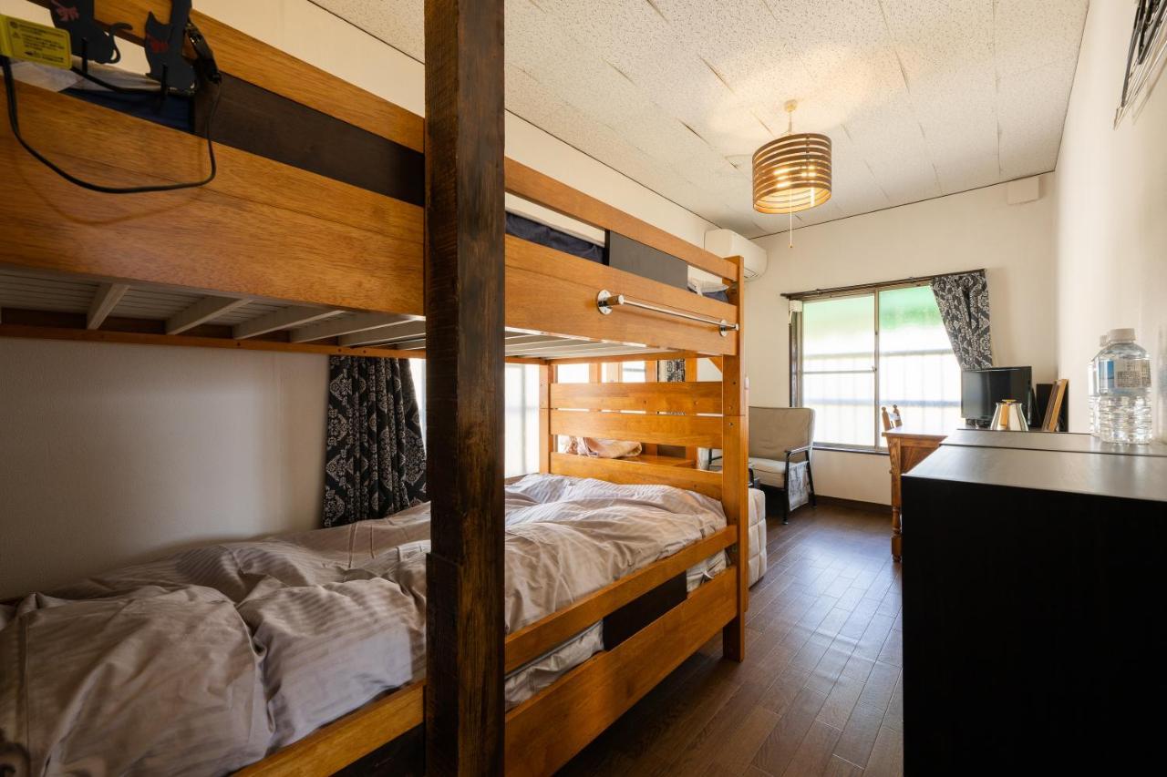 Hotel Bed&Cafe Onzo オンゾー Onomichi Exterior foto